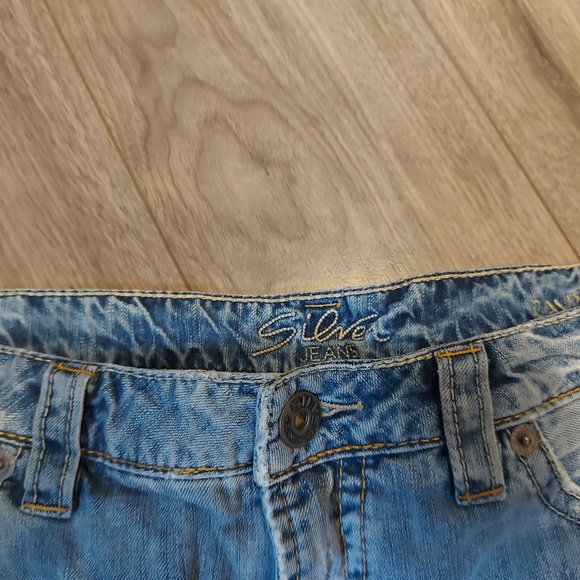 ❌️Sold on Alt. Platform❌️Silver Jeans Co. Demin Miniskirt - Picture 3 of 6